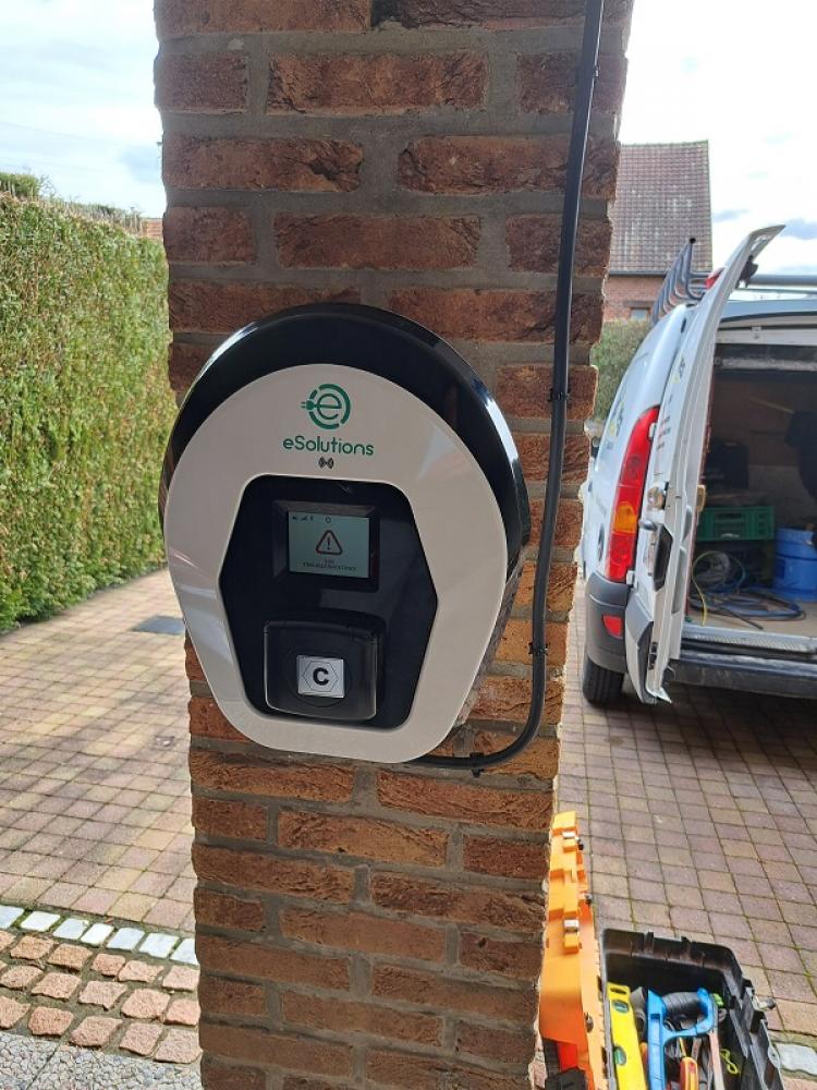 Installation de borne de recharge pour véhicule électrique à Arras